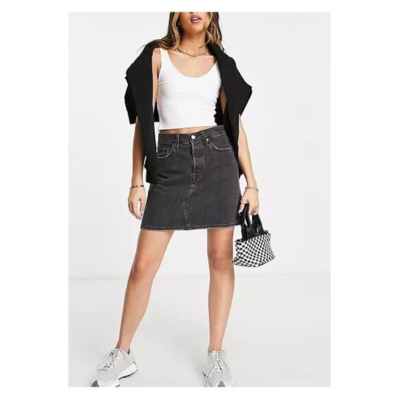 Levi’s Black High Rise Deconstructed Denim Mini Skirt Sz.29 NWT - Picture 2 of 12